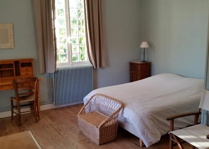 فندق مبيت وإفطار D'hotes Les Marronniers 3*